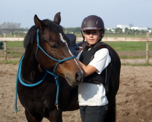 11 jarige Anouk met haar New Forest pony Adine